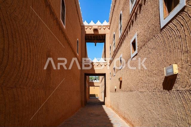 العمارة النجدية التقليدية لقصر المربع التاريخي في الرياض، المملكة العربية السعودية