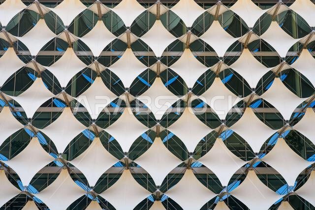 واجهة نسيجية هندسية مفصلة لمكتبة الملك فهد الوطنية في الرياض، المملكة العربية السعودية واجهة نسيجية هندسية مفصلة لمكتبة الملك فهد الوطنية في الرياض، المملكة العربية السعودية