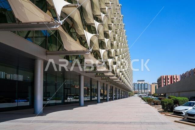 الواجهة المعمارية الحديثة لمكتبة الملك فهد الوطنية في الرياض، المملكة العربية السعودية الواجهة المعمارية الحديثة لمكتبة الملك فهد الوطنية في الرياض، المملكة العربية السعودية