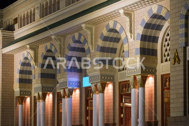 أقواس على واجهة المسجد النبوي في المدينة المنورة، المملكة العربية السعودية