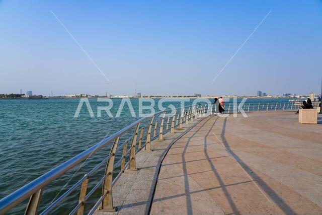 كورنيش جدة، وهو ممشى على الواجهة البحرية على ساحل البحر الأحمر في المملكة العربية السعودية
