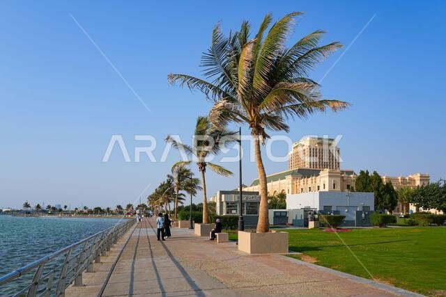 كورنيش جدة، وهو ممشى على الواجهة البحرية على ساحل البحر الأحمر في المملكة العربية السعودية