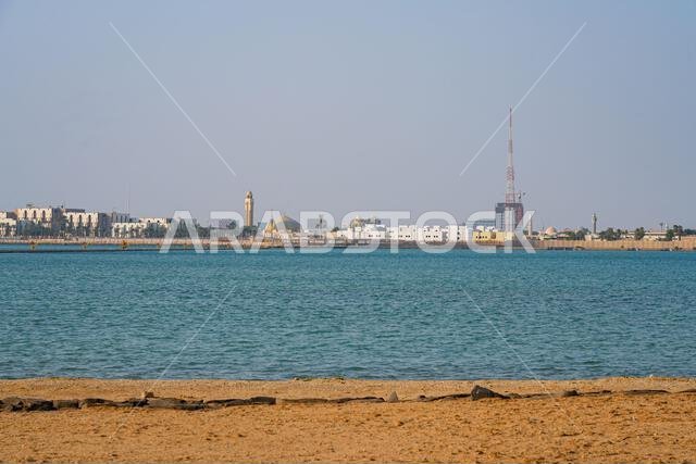 قبة مسجد الديوان الملكي المطلة على البحر الأحمر في جدة، المملكة العربية السعودية