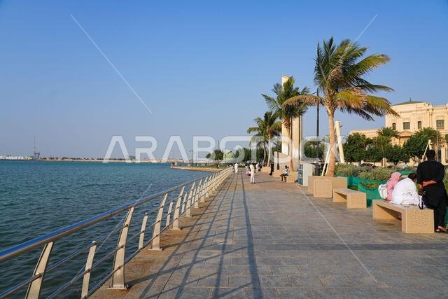 كورنيش جدة، وهو ممشى على الواجهة البحرية على ساحل البحر الأحمر في المملكة العربية السعودية