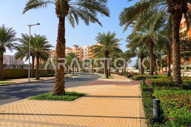 مجمع سكني حديث ذو طراز معماري متوسطي في مدينة الملك عبد الله الاقتصادية (KAEC)، المملكة العربية السعودية