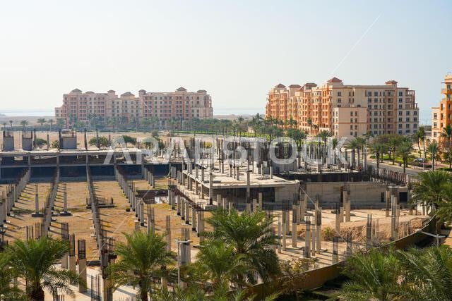 أساسات مشروع بناء حديث في مدينة الملك عبد الله الاقتصادية، المملكة العربية السعودية