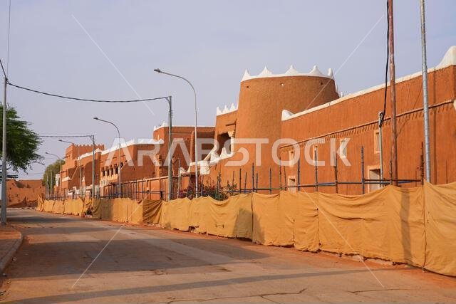 Large-scale restoration of traditional mud brick buildings in historic Shaqra, Saudi Arabia