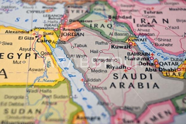 خلفية خريطة العالم غير المركزة تُبرز موقع مدينة بريدة من الأعلى، مفهوم الجغرافيا والسفر
