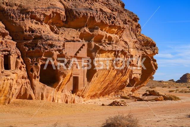 المقابر المهيبة في جبل الأحمر، الحجر، العلا، المملكة العربية السعودية