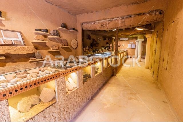 الجبة، المملكة العربية السعودية - 3 نوفمبر 2021: صورة داخلية لمتحف ناصر الثويني في الجبة، المملكة العربية السعودية