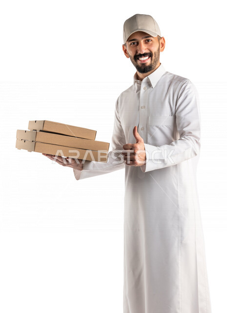 بورتريه لرجل عربي سعودي خليجي يقوم بتوصيل الطلبات, التوصيل السريع, طلبات الدليفري, خدمات التوصيل المنزلي, الطلب عبر الإنترنت, خدمات توصيل الطعام, طلبات الأونلاين, خلفيه بيضاء