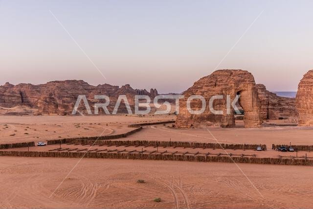 تكوين صخري جبل الفيل (صخرة الفيل) بالقرب من العلا، المملكة العربية السعودية