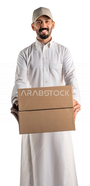 بورتريه لرجل عربي سعودي خليجي يقوم بتوصيل الطلبات, التوصيل السريع, طلبات الدليفري, خدمات التوصيل المنزلي, الطلب عبر الإنترنت, خدمات توصيل الطعام, طلبات الأونلاين, خلفيه بيضاء