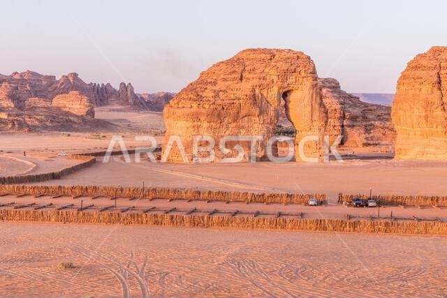 تكوين جبل الفيل الصخري بالقرب من العلا، المملكة العربية السعودية