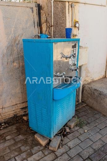 نافورة مياه شرب عامة في تيماء، المملكة العربية السعودية نافورة مياه شرب عامة في تيماء، المملكة العربية السعودية