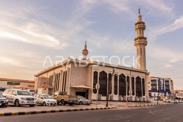 حائل، المملكة العربية السعودية – 2 نوفمبر 2021: مسجد برزان الكبير في حائل، المملكة العربية السعودية