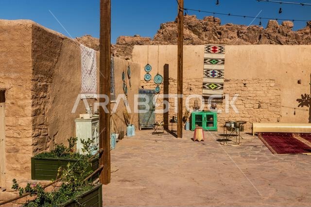 العلا، المملكة العربية السعودية - 8 نوفمبر 2021: منزل قديم في البلدة القديمة بالعلا، المملكة العربية السعودية