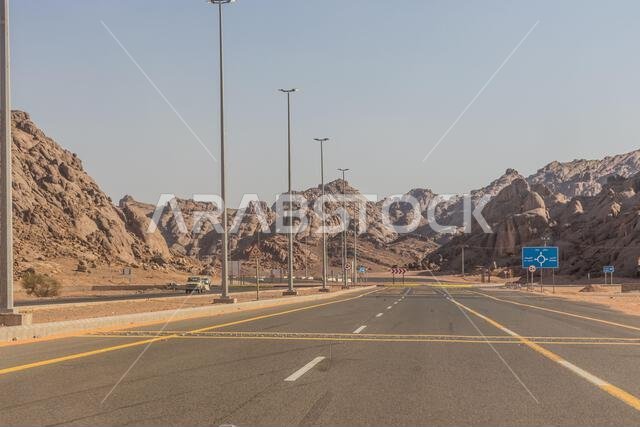 Desert highway near Ha'il, Saudi Arabia Desert highway near Ha'il, Saudi Arabia