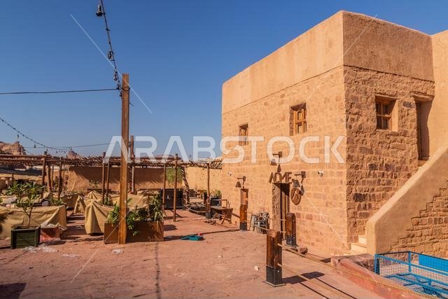 العلا، المملكة العربية السعودية - 8 نوفمبر 2021: منزل قديم في البلدة القديمة بالعلا، المملكة العربية السعودية