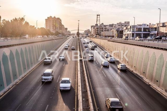 المدينة المنورة، المملكة العربية السعودية - ١٢ نوفمبر ٢٠٢١: طريق الهجرة في المدينة المنورة، المملكة العربية السعودية
