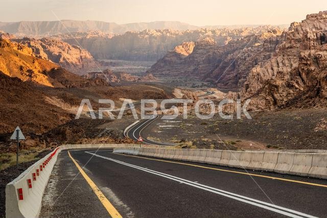 منظر لطريق 8788 النازل إلى وادي الديسة، المملكة العربية السعودية منظر لطريق 8788 النازل إلى وادي الديسة، المملكة العربية السعودية