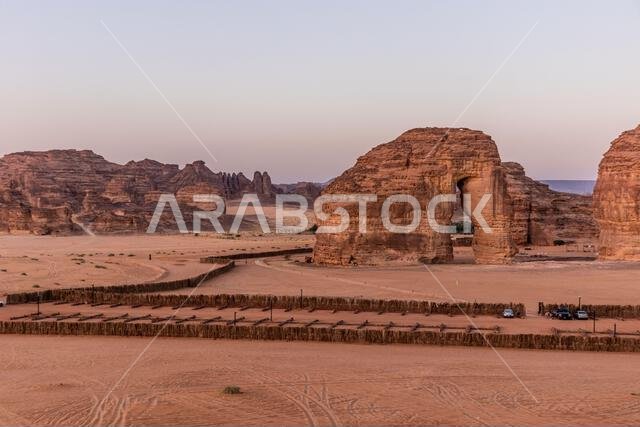 تكوين جبل الفيل الصخري بالقرب من العلا، المملكة العربية السعودية