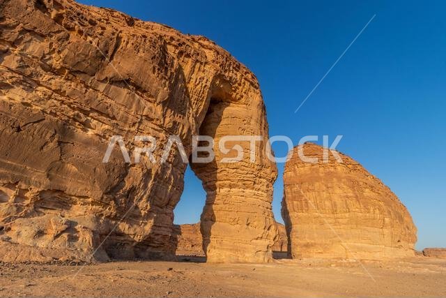 تكوين صخري جبل الفيل (صخرة الفيل) بالقرب من العلا، المملكة العربية السعودية