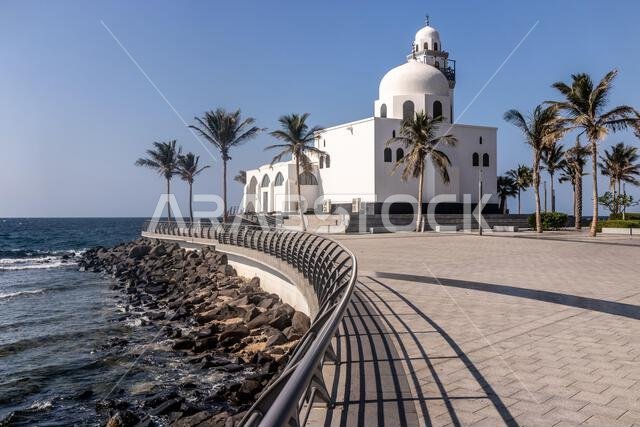مسجد الجزيرة على كورنيش جدة، المملكة العربية السعودية