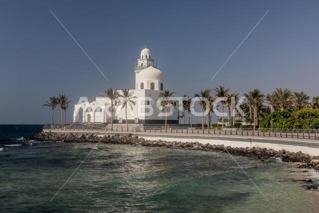 مسجد الجزيرة على كورنيش جدة، المملكة العربية السعودية