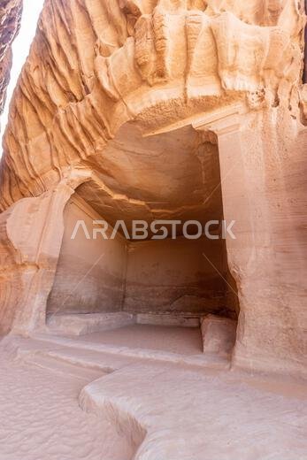الديوان، وهو عبارة عن غرفة منحوتة في الصخر، في موقع الحِجر (مدائن صالح) بالقرب من العلا، المملكة العربية السعودية