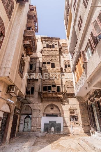 جدة، المملكة العربية السعودية - 15 نوفمبر 2021: بيوت تقليدية في البلد، المركز التاريخي لمدينة جدة، المملكة العربية السعودية
