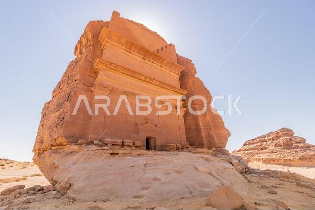 ضريح قصر الفريد (القلعة الوحيدة) في موقع الحِجر (مدائن صالح) بالقرب من العلا، المملكة العربية السعودية