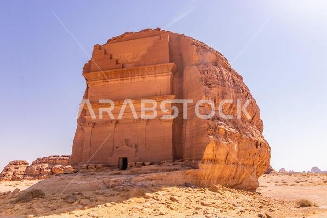 ضريح قصر الفريد (القلعة الوحيدة) في موقع الحِجر (مدائن صالح) بالقرب من العلا، المملكة العربية السعودية