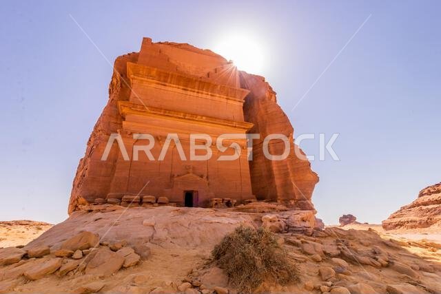 ضريح قصر الفريد (القلعة الوحيدة) في موقع الحِجر (مدائن صالح) بالقرب من العلا، المملكة العربية السعودية