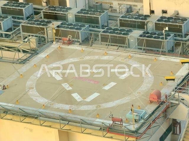 مكة المكرمة، المملكة العربية السعودية، 9 يونيو 2024: مهبط طائرات الهليكوبتر، مطار صغير مناسب لاستخدام طائرات الهليكوبتر وأنواع مختلفة من الطائرات ذات الرفع العمودي.