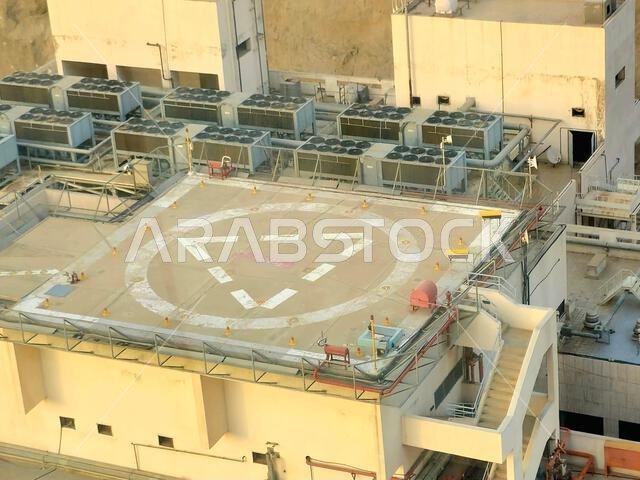 مكة المكرمة، المملكة العربية السعودية، 9 يونيو 2024: مهبط طائرات الهليكوبتر، مطار صغير مناسب لاستخدام طائرات الهليكوبتر وأنواع مختلفة من الطائرات ذات الرفع العمودي.