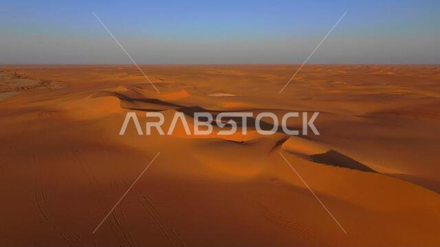 The rub' al Khali empty quarter desert aerial view, Rub al-Khali, Khubash, Saudi Arabia