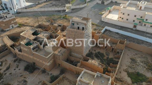 صورة جوية لقرية قديمة ذات بيوت طينية تقليدية، منطقة عسير، أحد الرفيدة، المملكة العربية السعودية