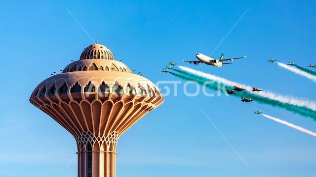 تألق القوات الجوية: الصقور السعودية تتألق في عرض كورنيش الخبر الجوي بمناسبة اليوم الوطني الـ94، المدينة: الخبر، المملكة العربية السعودية. 27 سبتمبر 2024.
