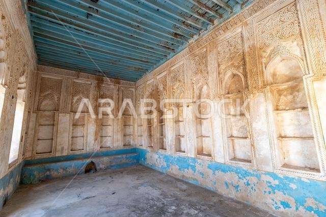 FARASAN, SAUDI ARABIA - NOVEMBER 22, 2021: Interior of ancient Rifai house in Farasan town on Farasan island, Saudi Arabia FARASAN, SAUDI ARABIA - NOVEMBER 22, 2021: Interior of ancient Rifai house in Farasan town on Farasan island, Saudi Arabia