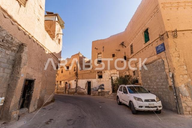 الرياض، المملكة العربية السعودية - 29 نوفمبر 2021: شارع في حي الدرة بالرياض، المملكة العربية السعودية