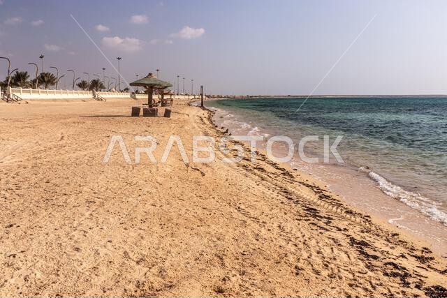 شاطئ الجنابة في جزيرة فرسان بالمملكة العربية السعودية