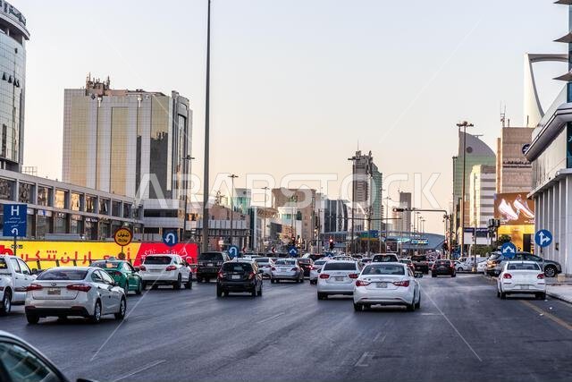 RIYADH, SAUDI ARABIA - NOVEMBER 30, 2021: Traffic on the King Fahd road in Riyadh, Saudi Arabia