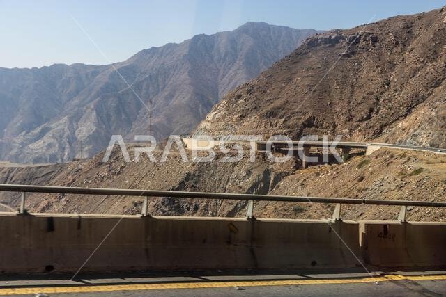 Mountain highway near Abha, Saudi Arabia Mountain highway near Abha, Saudi Arabia