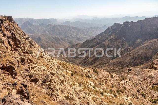 منظر طبيعي صخري بالقرب من ظهران الجنوب، المملكة العربية السعودية