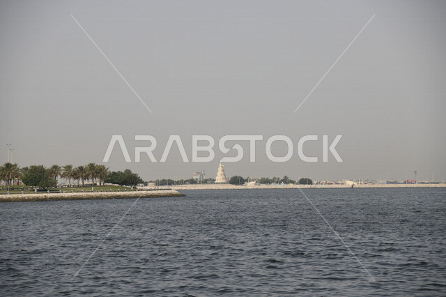 صورة جمالية لمنظر البحر في المملكة العربية السعودية ، خلفية الطبيعة ، المناظر البحرية الهادئة ، هدوء وجمال البحر ، أماكن سياحية ، شاطئ البحر ، الطبيعة البحرية في السعودية