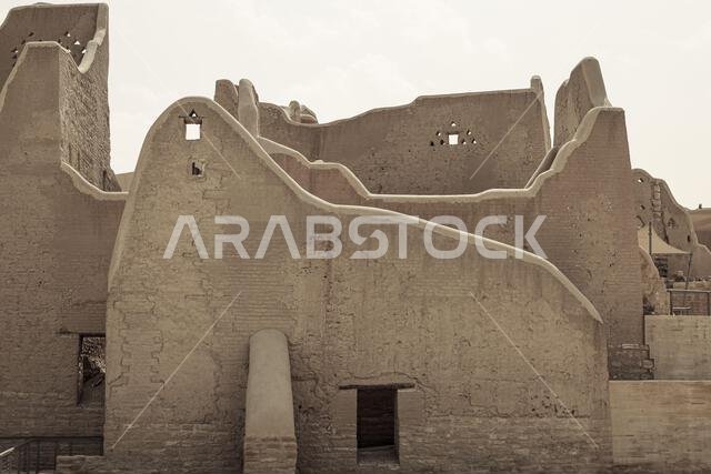الرياض المملكة العربية السعودية 11 مارس 2023: الدرعية العاصمة القديمة . آثار الدرعية - الثقافة السعودية. اليوم الوطني