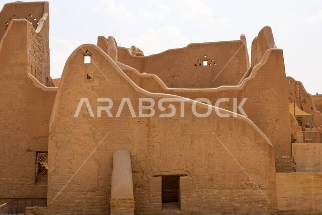 الرياض المملكة العربية السعودية 11 مارس 2023: الدرعية العاصمة القديمة . آثار الدرعية - الثقافة السعودية. اليوم الوطني