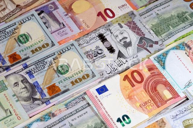 معلومات أساسية عن الدولار الأمريكي (USD)، واليورو الأوروبي (EUR)، والريال السعودي (SAR)، وسعر صرف العملات، والنمو، والتضخم، والاقتصاد، وأسعار النفط.