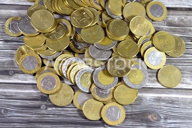 Various Saudi Arabia kingdom coins of different values and times, Old and new Saudi Riyals currency of 2 riyals, 1 riyal, half and quarter of a riyal